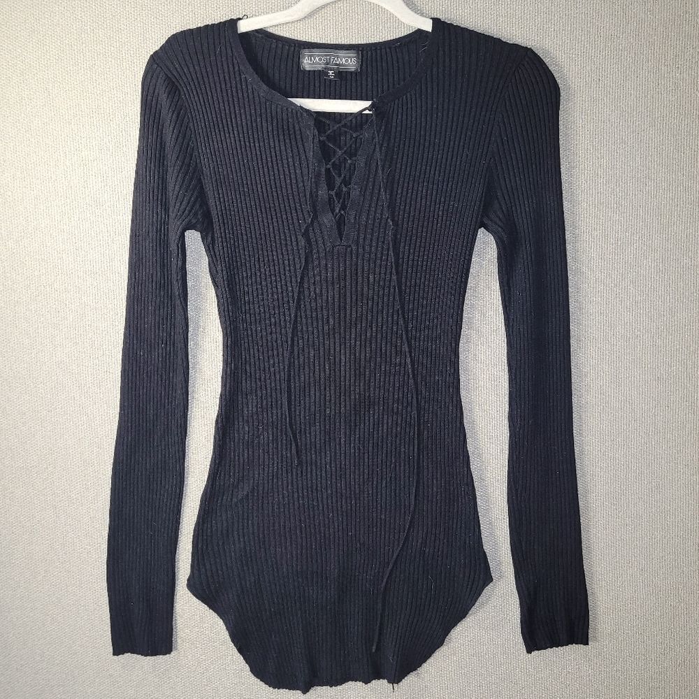 Almost Famous Size Medium Black Ribbed Lace-Up Long Tunic Top